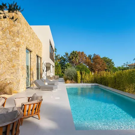 Luxury In Quinta Do Private Pool Rooftop Jacuzzi Office Game Arkeo Luxury Vakantiehuis Almancil